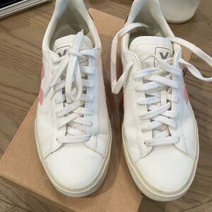 Veja Women's White and Pink Casual Sneakers